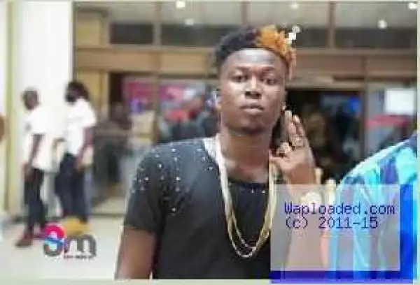 Ghanian Artiste, Wisa, Displays His Manhood Live On Stage [18+ PHOTO]